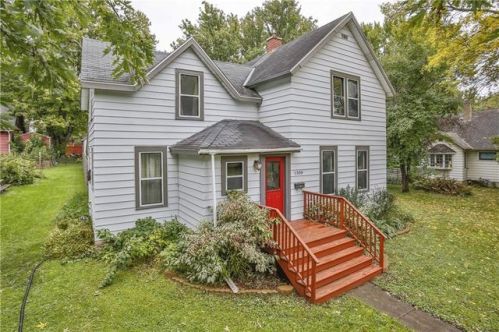 1208 2nd St, Hudson, WI 54016-1213