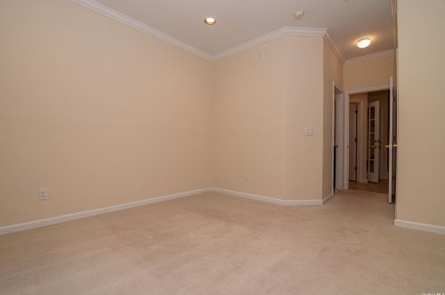 24 Hamlet Dr, Mount Sinai NY  11766-3002 exterior