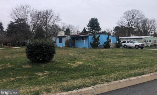 15 Greystone Rd, Prospectville, PA 19002-1858