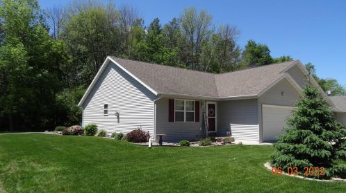 935 Harwood Ave, Green Bay, WI 54313-6826
