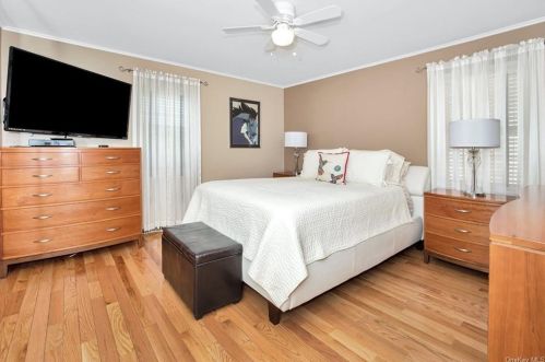 255 Kensico Rd, Thornwood NY  10594-1656 exterior