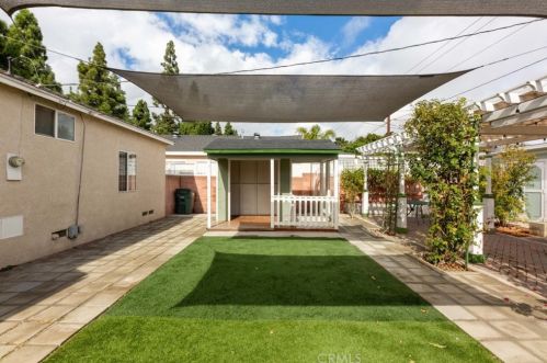 5634 Oliva Ave, Lakewood CA  90712-1612 exterior