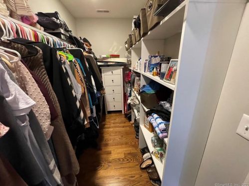 269 Valley Ave, Bridgeport CT  06606-3756 exterior