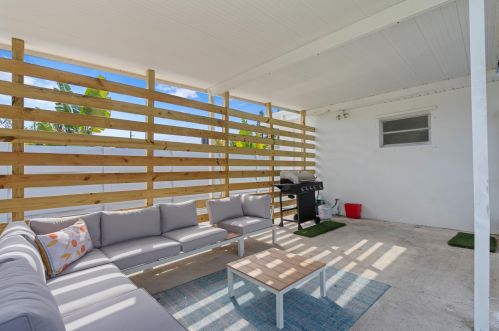 1831 56 Ave, Hollywood FL exterior