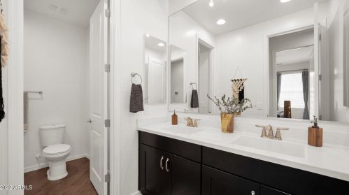 33812 30 Dr, Phoenix AZ exterior