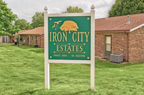 1533 Hawke St, Bellefontaine, OH 43311-9649