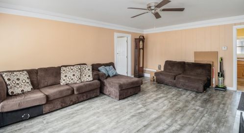 352 Park Ave, Valpo IN  46383-4645 exterior