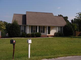 3441 Riveroaks Dr, Cookeville TN  38506-6404 exterior