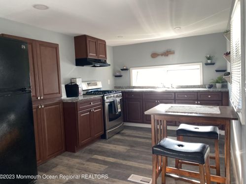 61 Bayshore Mobile Mnr, Hazlet NJ  07730-4134 exterior