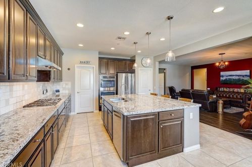 1433 Venetian Mallow Ct, Beaumont CA  92223-8639 exterior