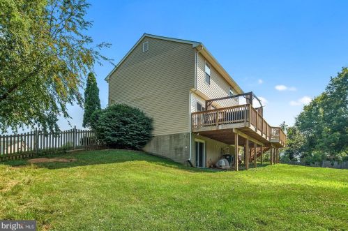 5762 Ralston Ct, Woodbridge VA  22193-3761 exterior