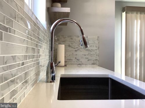 4030 Frosthoffer Ave, Camden NJ  08109-1521 exterior