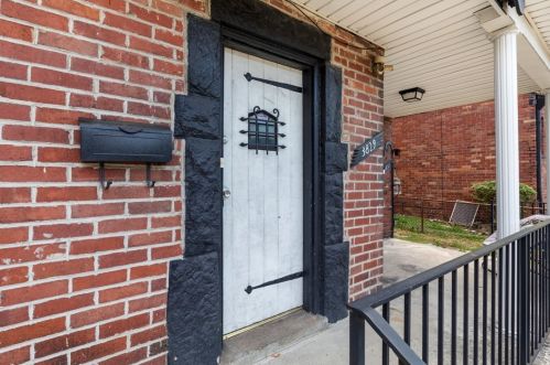 3829 Beechwood Blvd, Pittsburgh PA  15217-2613 exterior