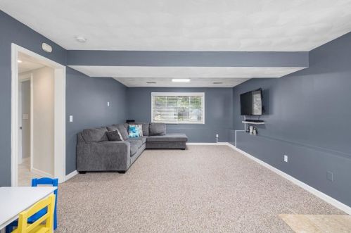 86 Hilltop Dr, Providence RI  02919-3013 exterior