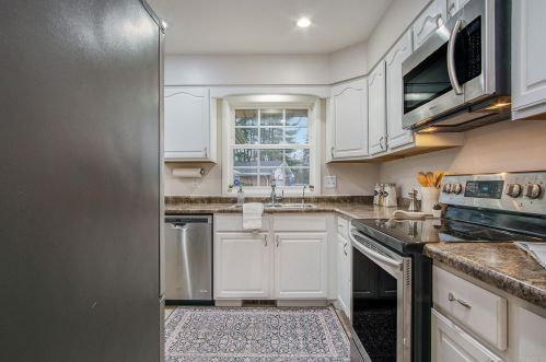 51823 Cheryl Dr, Granger IN exterior