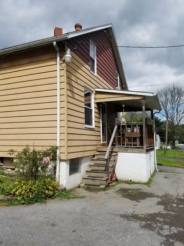 324 Main St, Seanor, PA 15953-9208