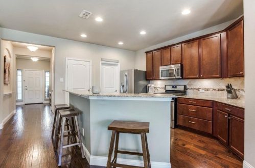 2913 Castle Creek Dr, Oak Point TX  75068 exterior