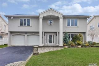 2655 Rebecca St, North Bellmore, NY 11710-5415