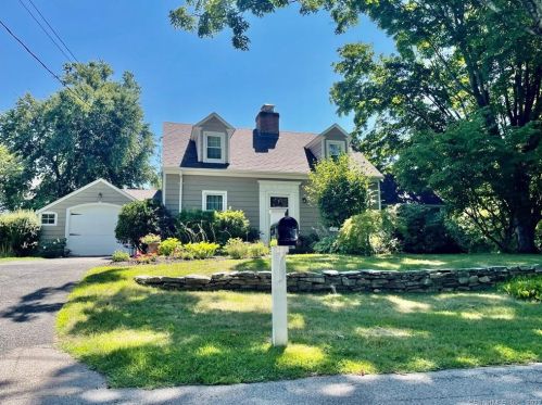 4 Park Pl, South Glastonbury, CT 06073-2113