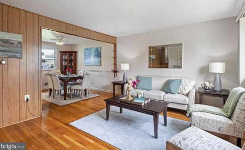 2307 Maxwellton Rd, Wilmington, DE 19804-3813
