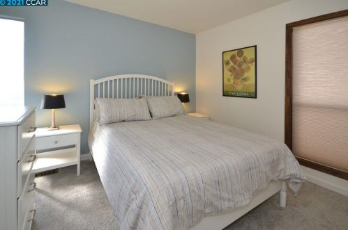 2480 Ln Canada Ct, Pinole CA exterior