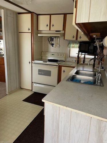 4930 Curlew Dr, Saint James City FL  33956-2825 exterior