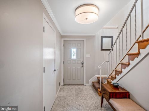 9210 Capricorn Ct, Springfield VA 22015-3513 exterior