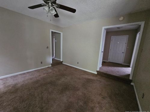 6716 Sandfield Ct, Fayetteville, NC 28304-6028