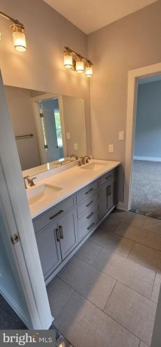 6912 Westlawn Dr, Falls Church VA  22042-2653 exterior