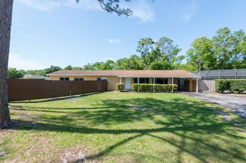 5476 Lk Le Clare Rd, Lutz FL  33558-8013 exterior