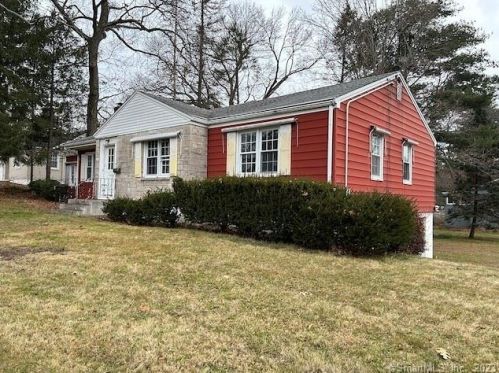 345 Woodland St, Manchester, CT 06042-2803