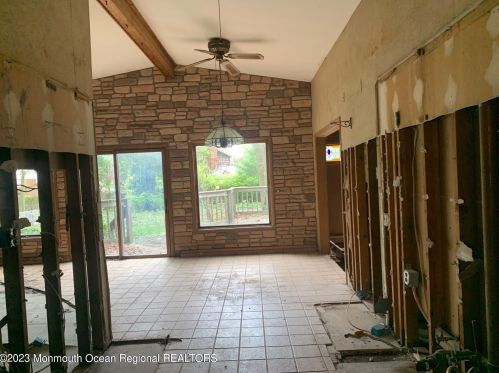 558 Bethany Ln, Bricktown, NJ 08723-5008