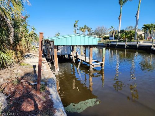 4855 Flamingo Dr, Saint James City FL  33956-2818 exterior