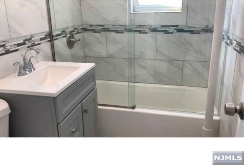 32 Woodcliff Ave, North Bergen NJ  07047-6134 exterior