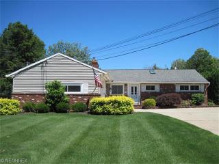 2297 Halcyon Rd, Cleveland, OH 44122-1382