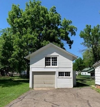 427 Main St, Waterville, MN 56096-1553