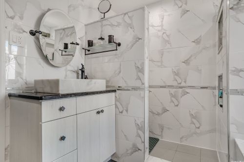 136-17 Bch Channel Dr, Far Rockaway NY  11694-2402 exterior