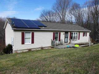 52 Scott Dr, Troy, NY 12180-9539