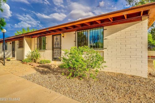 7471 Desert Spring Dr, Tucson, AZ 85730-3841