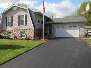 804 Heritage Ln, Waterville, OH 43566-1212