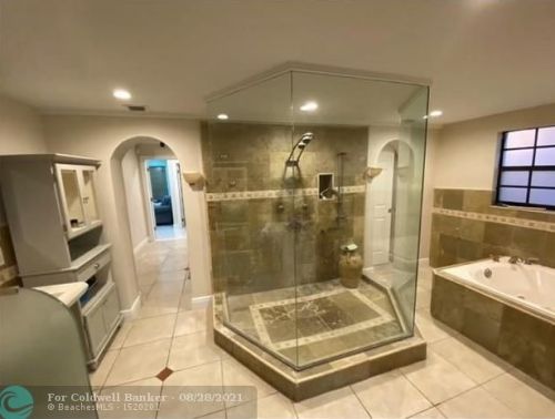 6451 3 St, Hollywood FL  33023-1217 exterior