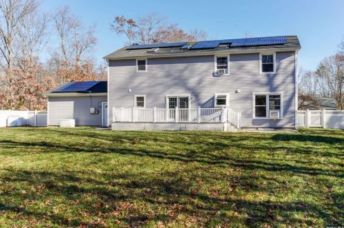 12 Ramblewood Rd, Shoreham NY  11786-2300 exterior