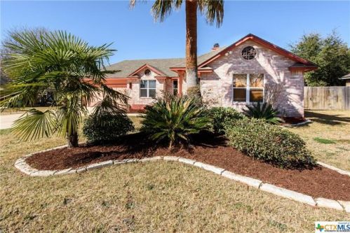 159 Tanglewood Dr, Seguin, TX 78155-7260