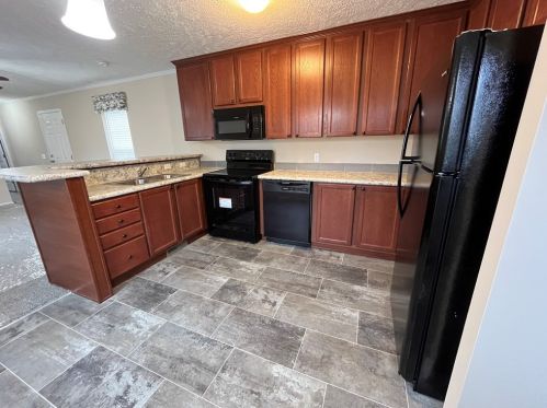 2 Apple Grv, Sewickley, PA 15143-9613
