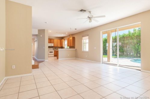 913 168 Ave, Hollywood FL 33028-2021 exterior