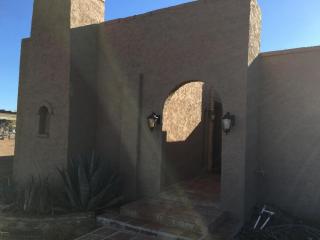 38013 16th St, Phoenix, AZ 85086-8878