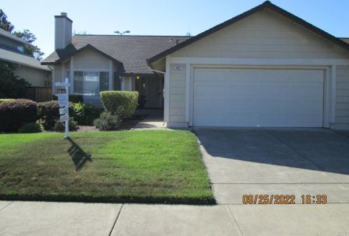 2447 Lemur St, Santa Rosa, CA 95401-6744
