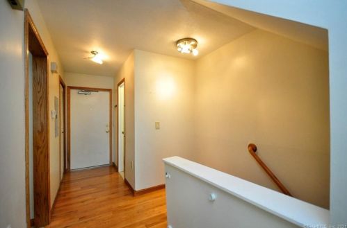 133 Wellington Dr, Farmington CT  06032-3234 exterior