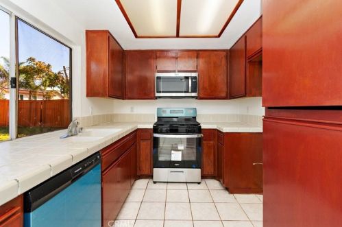 31236 Puas Dr, Temecula CA  92592-5714 exterior