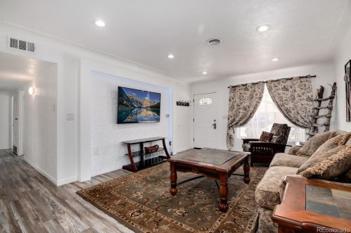 1156 Scranton St, Denver CO  80011-6408 exterior